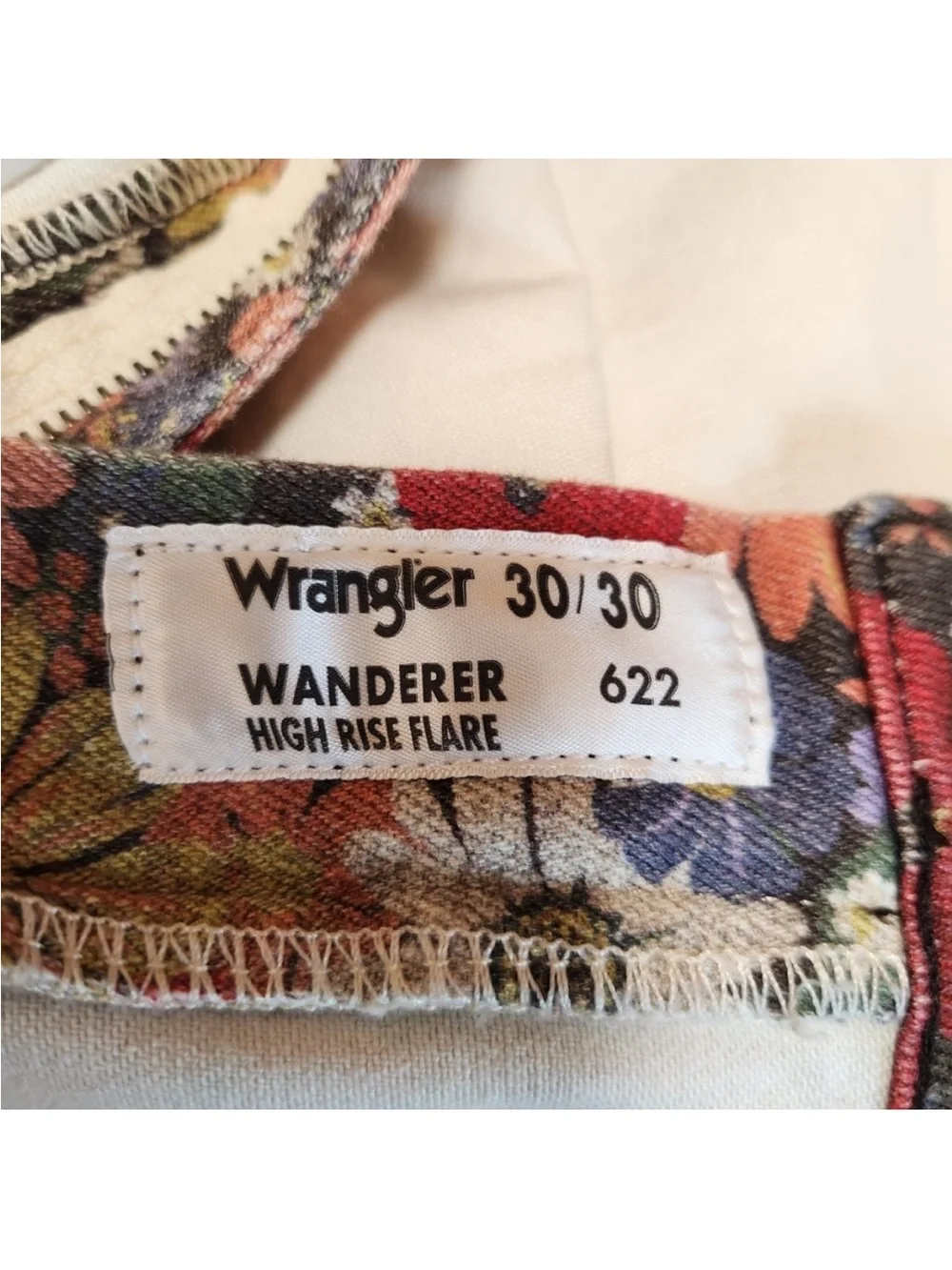 Wrangler Wanderer 622 Women High Raise Wide Flare Jeans Size 30x30 Floral Retro - Picture 3 of 4